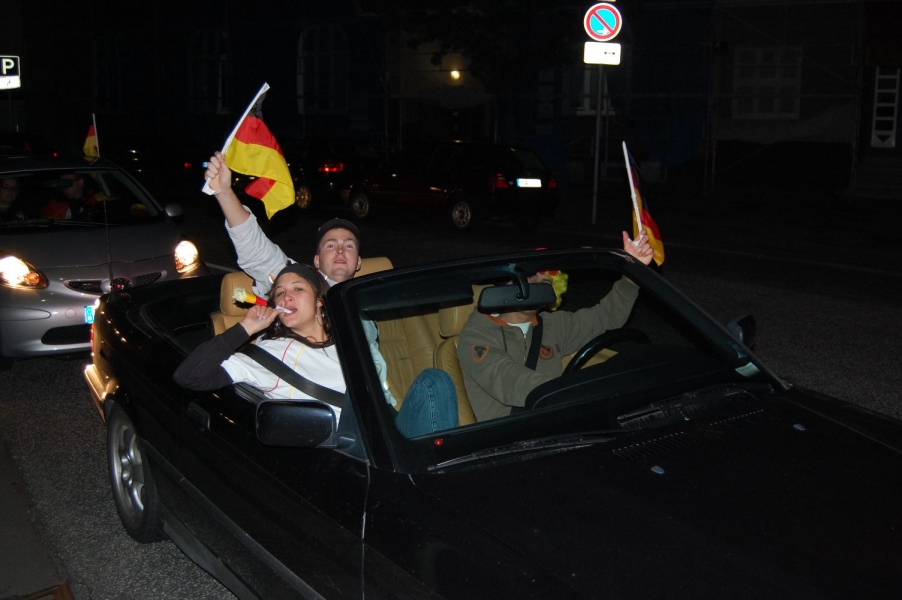 EM - Party