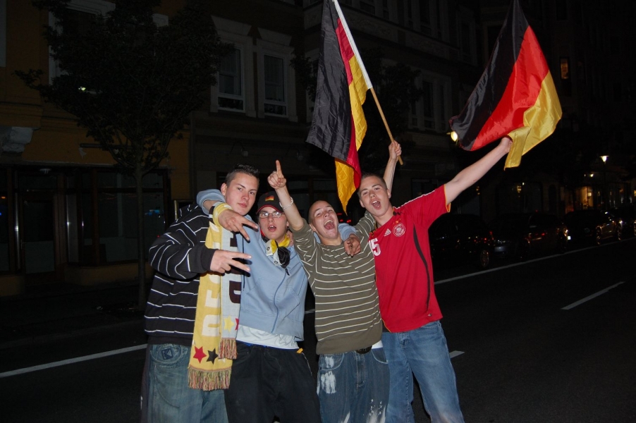 EM - Party
