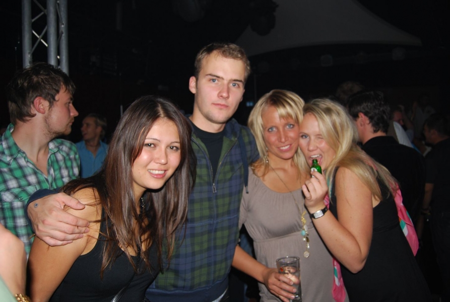 ROYAL HOUSE CLUB