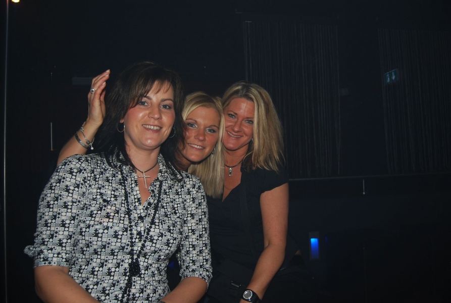 ROYAL HOUSE CLUB