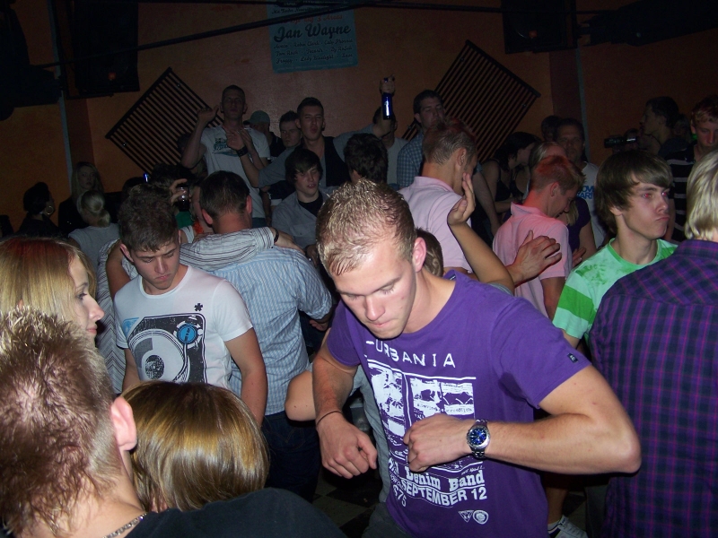 BEACH RAVE