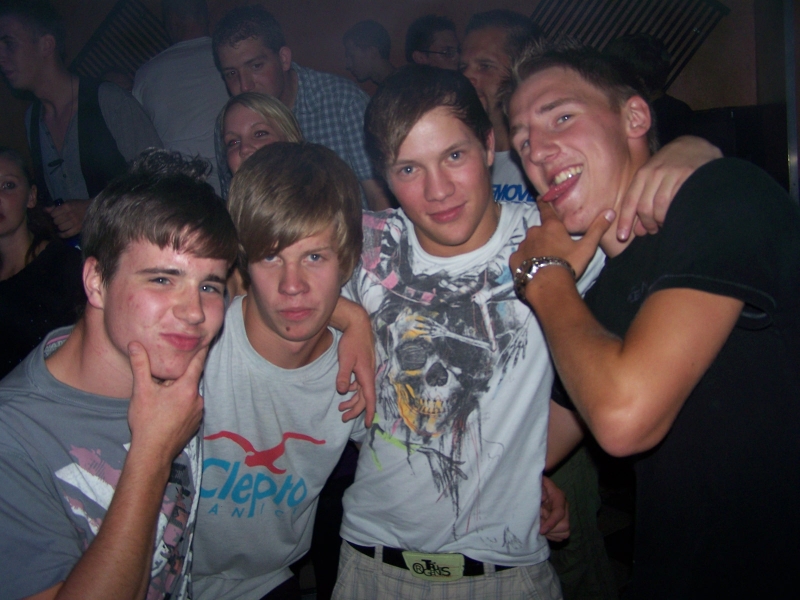 BEACH RAVE