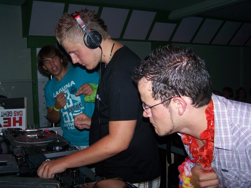 BEACH RAVE