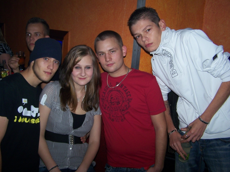 Vollbild 8 YEARS   TECHNO 4  EVER          B-DAY  RAVE