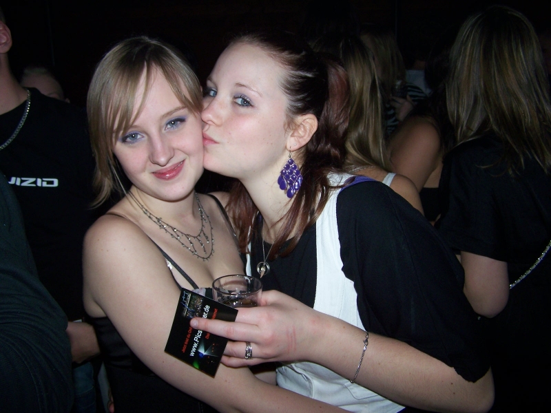 Vollbild 8 YEARS   TECHNO 4  EVER          B-DAY  RAVE