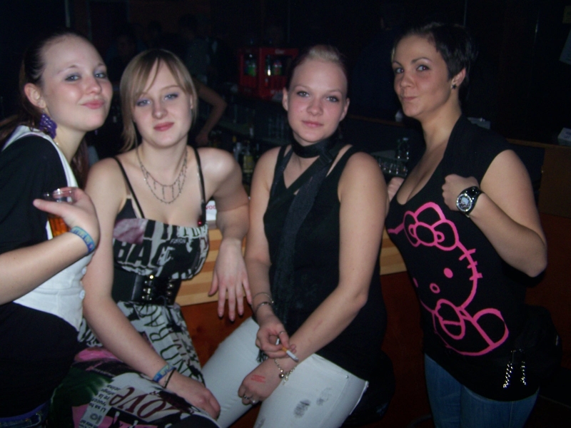 Vollbild 8 YEARS   TECHNO 4  EVER          B-DAY  RAVE