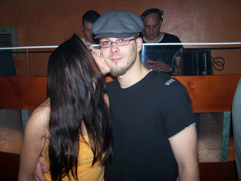 Vollbild 8 YEARS   TECHNO 4  EVER          B-DAY  RAVE