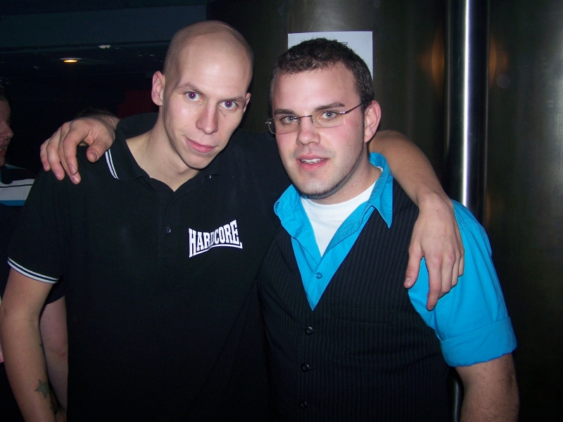 Vollbild 8 YEARS   TECHNO 4  EVER          B-DAY  RAVE