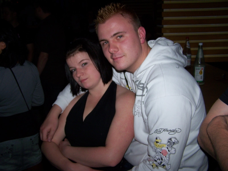 Vollbild 8 YEARS   TECHNO 4  EVER          B-DAY  RAVE