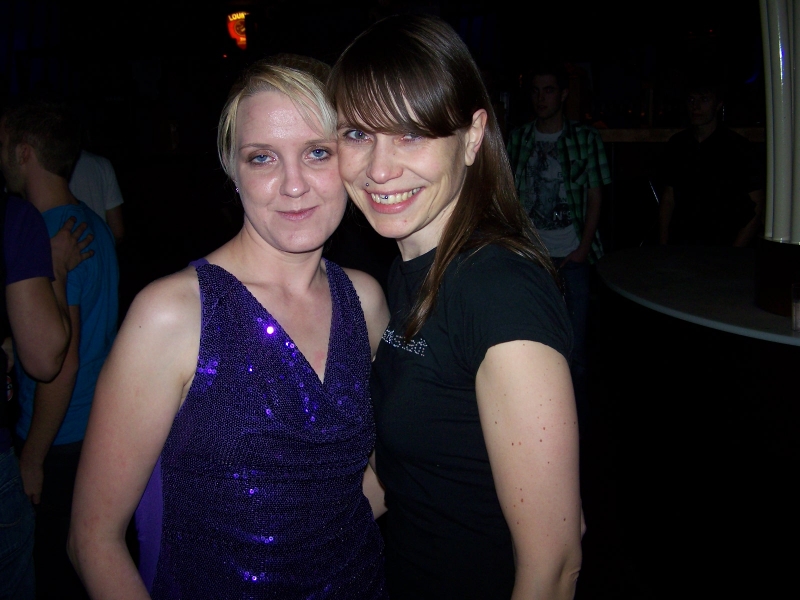 Vollbild 8 YEARS   TECHNO 4  EVER          B-DAY  RAVE