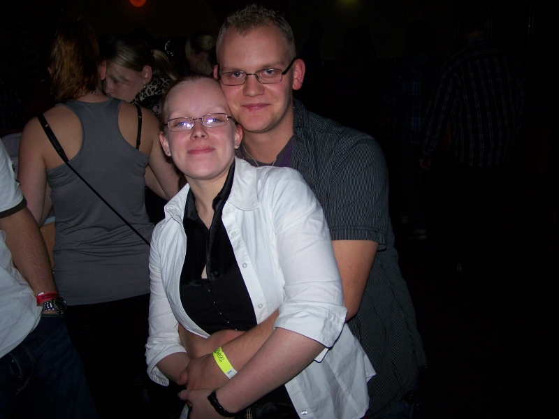 Vollbild 8 YEARS   TECHNO 4  EVER          B-DAY  RAVE