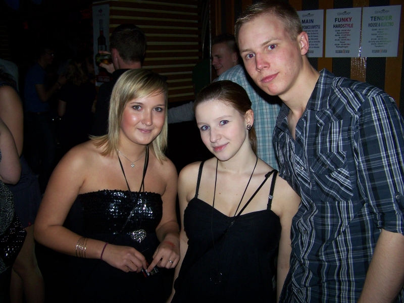 Vollbild 8 YEARS   TECHNO 4  EVER          B-DAY  RAVE