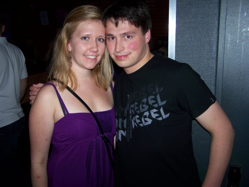 Vollbild 8 YEARS   TECHNO 4  EVER          B-DAY  RAVE
