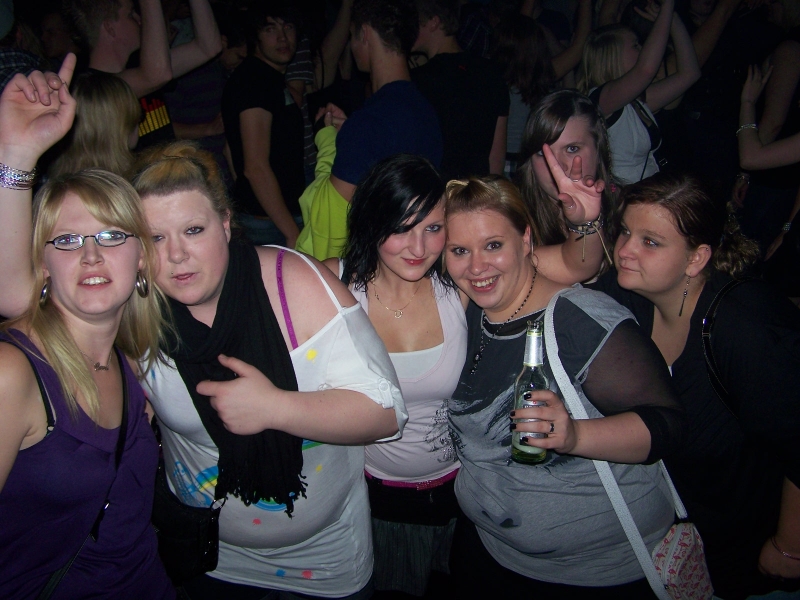 Vollbild 8 YEARS   TECHNO 4  EVER          B-DAY  RAVE