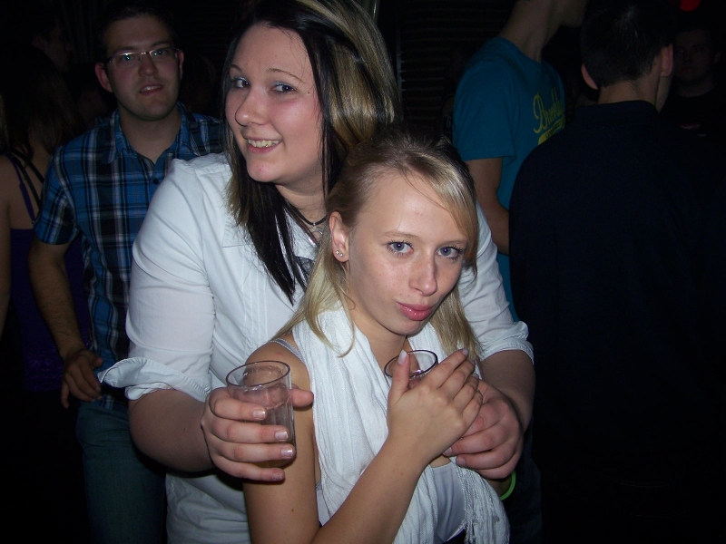 Vollbild 8 YEARS   TECHNO 4  EVER          B-DAY  RAVE