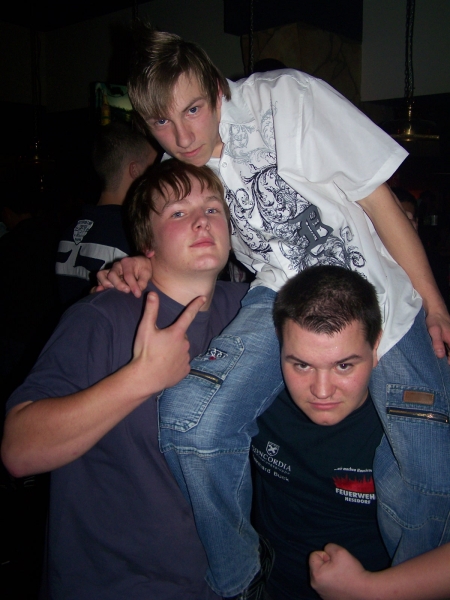 Vollbild 8 YEARS   TECHNO 4  EVER          B-DAY  RAVE