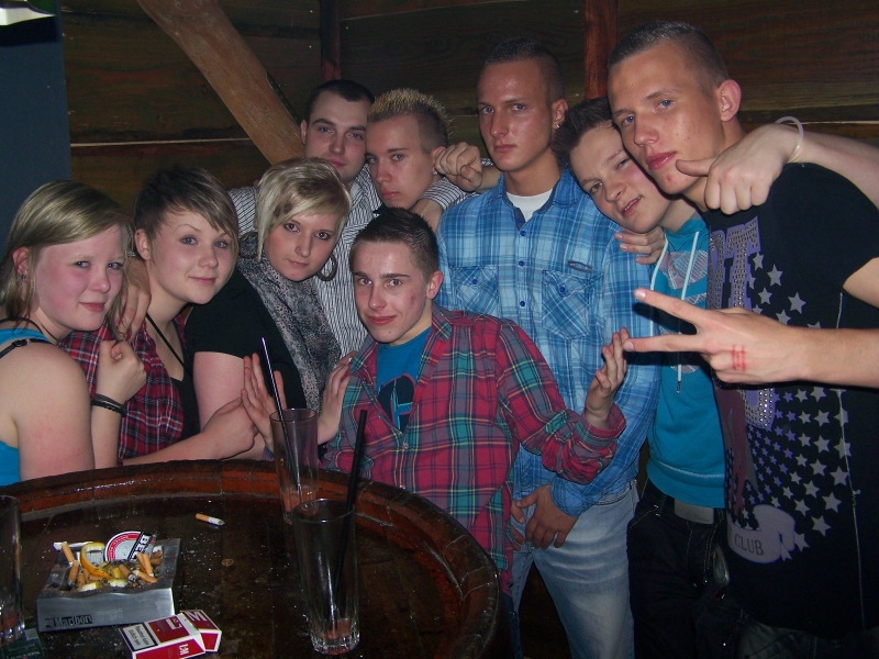 Vollbild 8 YEARS   TECHNO 4  EVER          B-DAY  RAVE