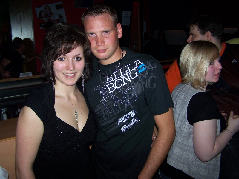 Vollbild 8 YEARS   TECHNO 4  EVER          B-DAY  RAVE