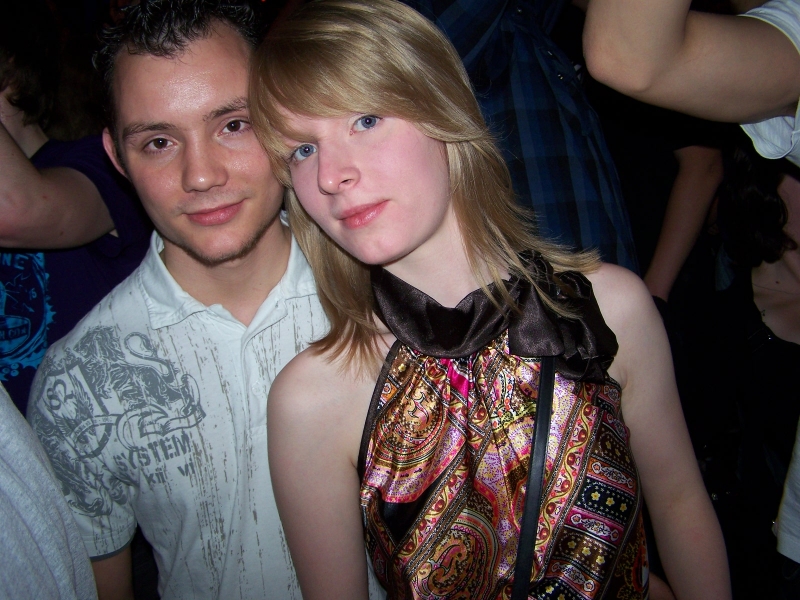 Vollbild 8 YEARS   TECHNO 4  EVER          B-DAY  RAVE