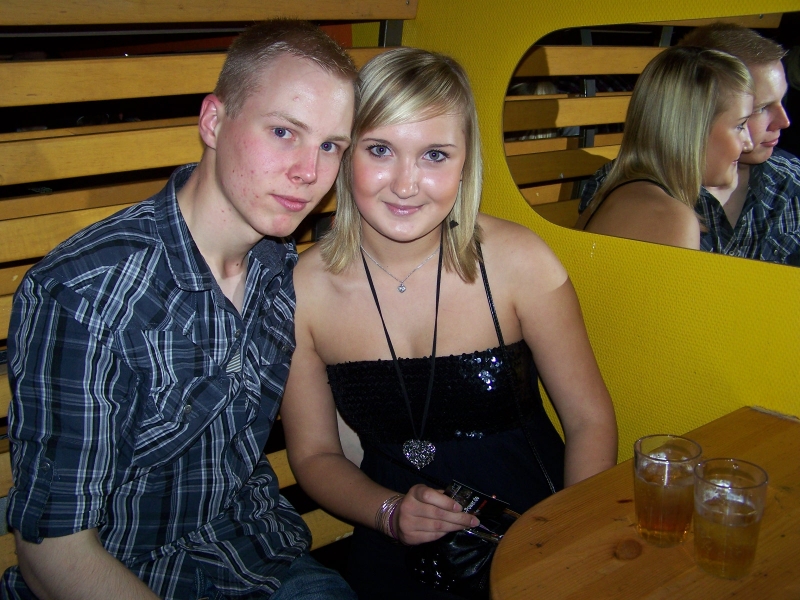 Vollbild 8 YEARS   TECHNO 4  EVER          B-DAY  RAVE