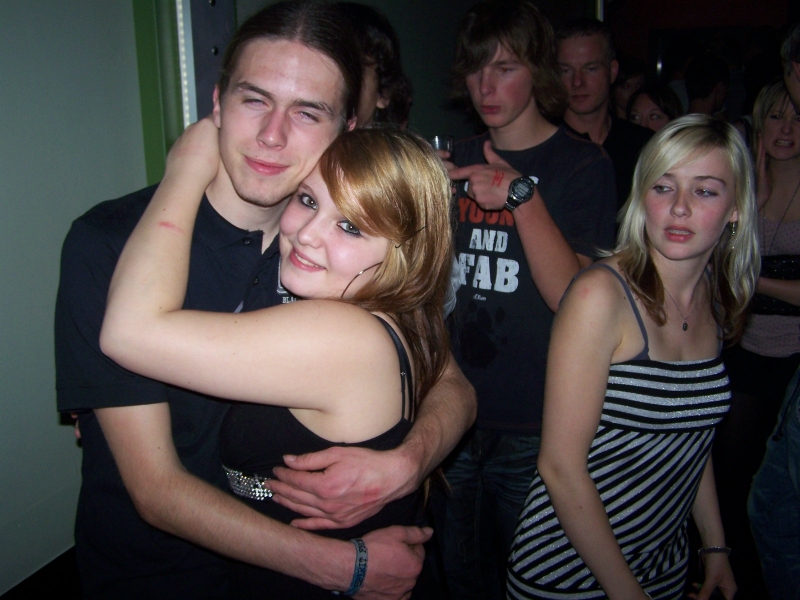 Vollbild 8 YEARS   TECHNO 4  EVER          B-DAY  RAVE