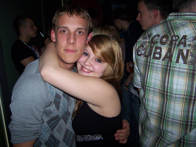 Vollbild 8 YEARS   TECHNO 4  EVER          B-DAY  RAVE