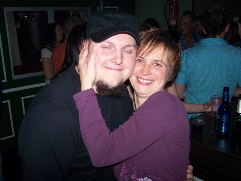 Vollbild 8 YEARS   TECHNO 4  EVER          B-DAY  RAVE