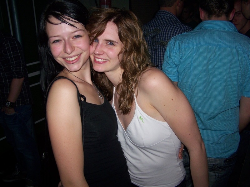 Vollbild 8 YEARS   TECHNO 4  EVER          B-DAY  RAVE