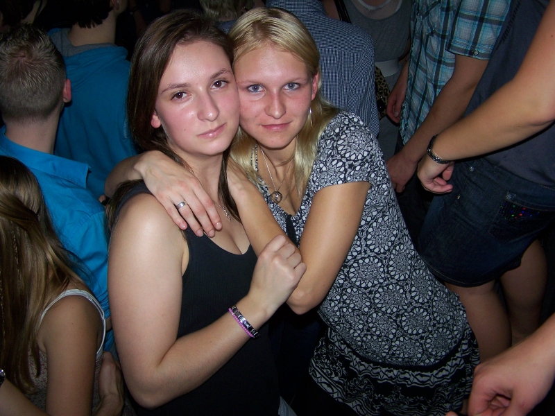 Vollbild 8 YEARS   TECHNO 4  EVER          B-DAY  RAVE