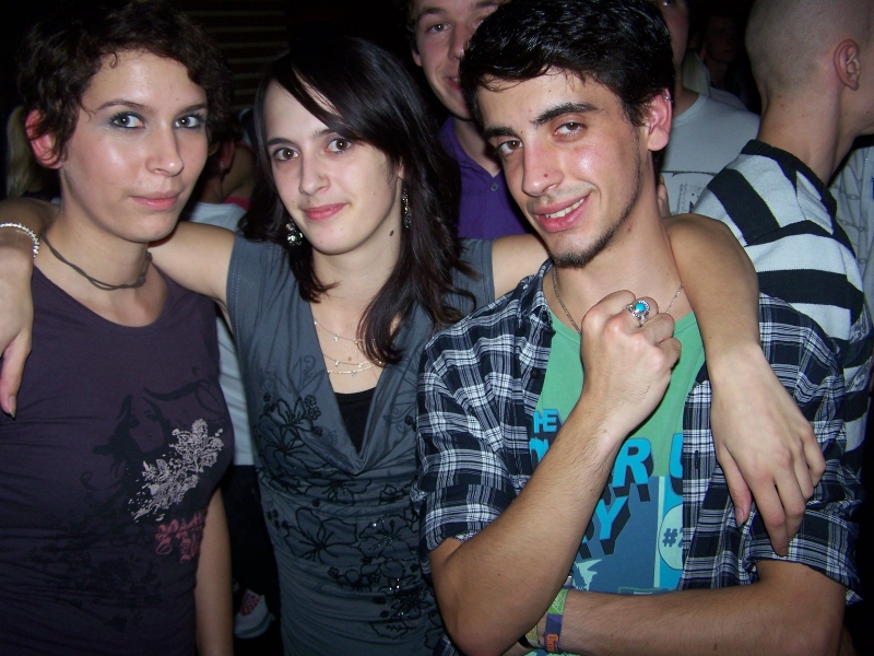 Vollbild 8 YEARS   TECHNO 4  EVER          B-DAY  RAVE