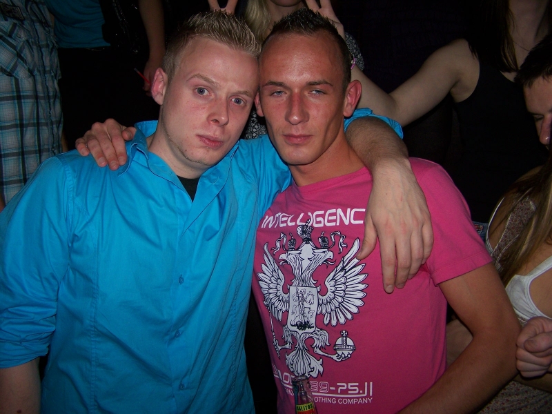 Vollbild 8 YEARS   TECHNO 4  EVER          B-DAY  RAVE