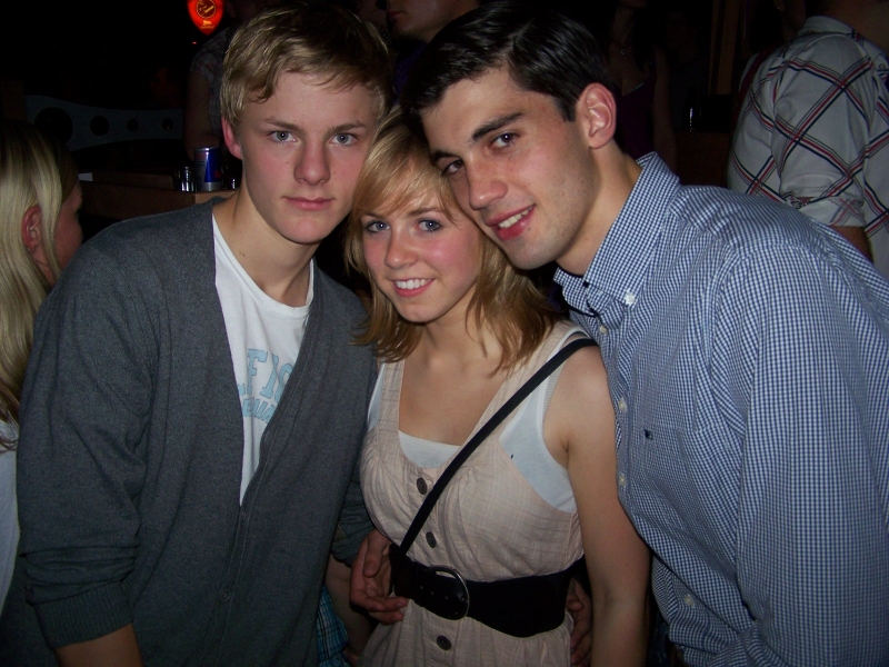 Vollbild 8 YEARS   TECHNO 4  EVER          B-DAY  RAVE