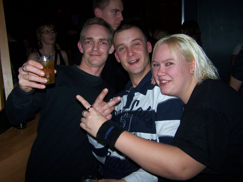 Vollbild 8 YEARS   TECHNO 4  EVER          B-DAY  RAVE