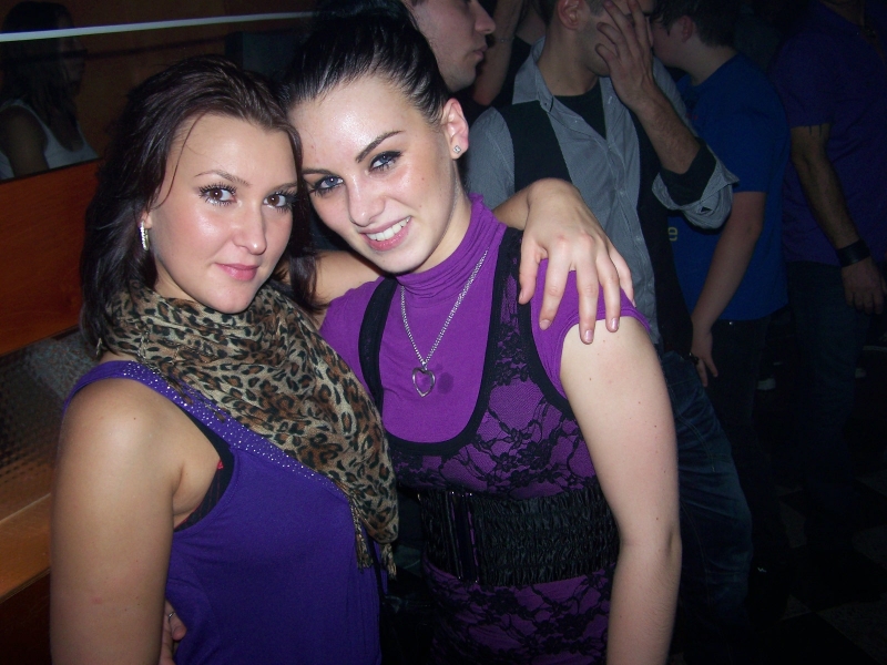 Vollbild 8 YEARS   TECHNO 4  EVER          B-DAY  RAVE