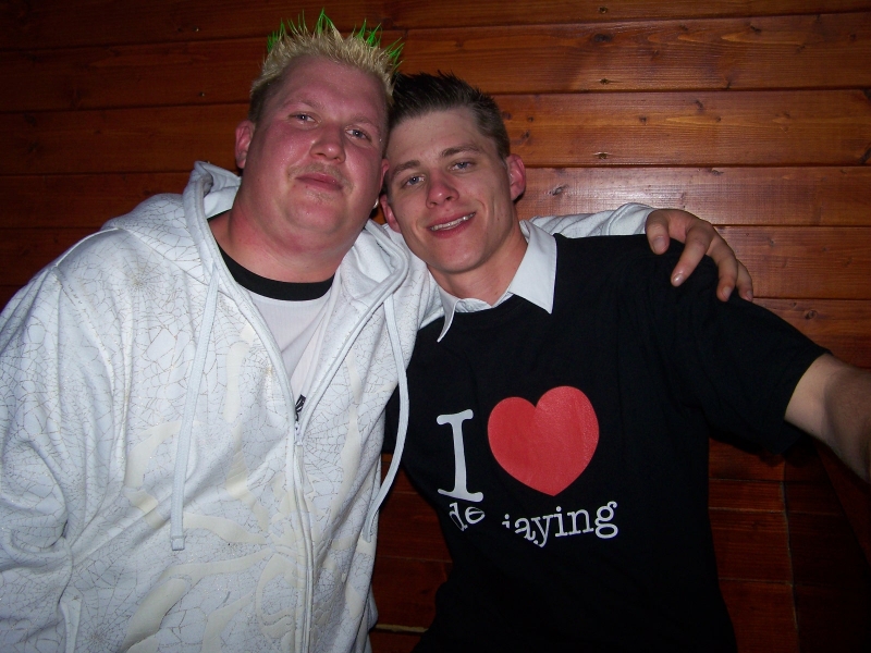 Vollbild 8 YEARS   TECHNO 4  EVER          B-DAY  RAVE