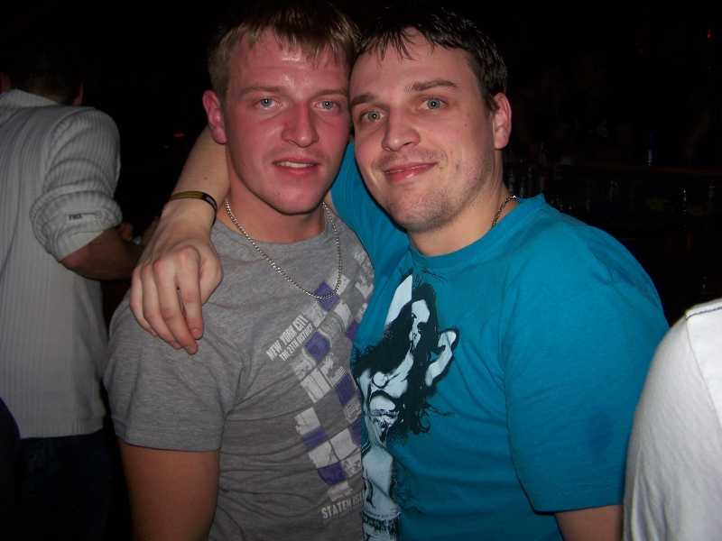 Vollbild 8 YEARS   TECHNO 4  EVER          B-DAY  RAVE