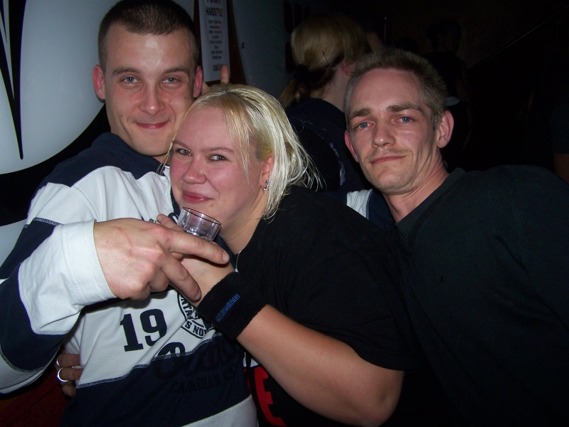 Vollbild 8 YEARS   TECHNO 4  EVER          B-DAY  RAVE