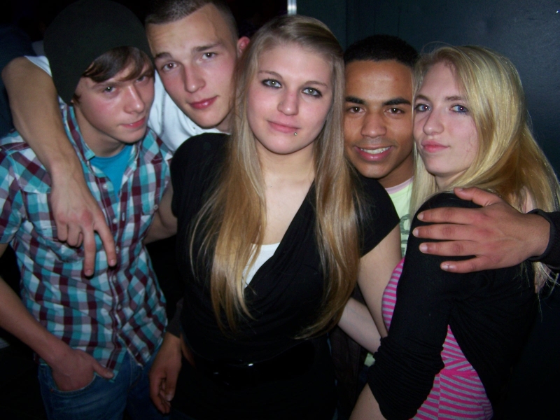 Vollbild 8 YEARS   TECHNO 4  EVER          B-DAY  RAVE