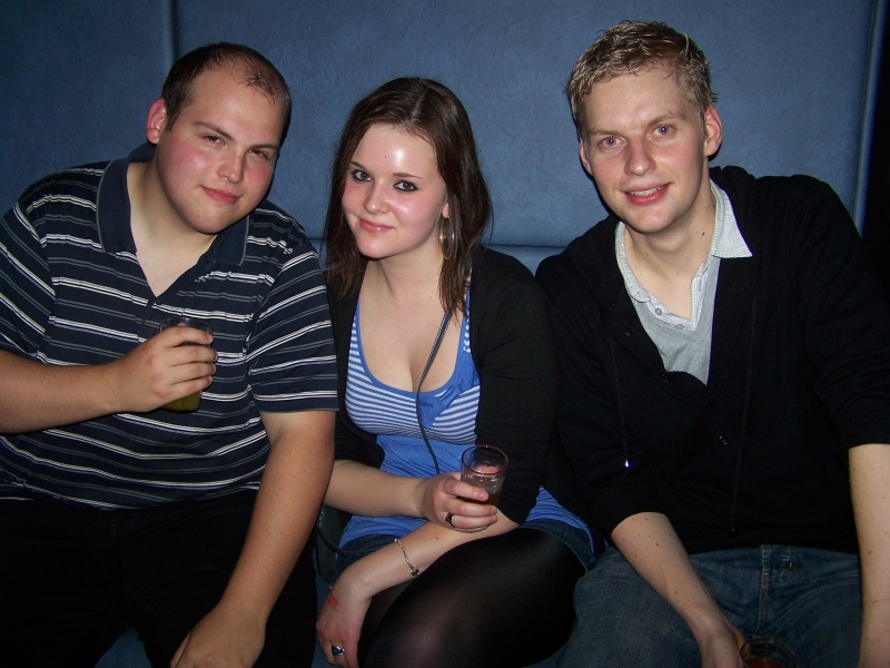 Vollbild 8 YEARS   TECHNO 4  EVER          B-DAY  RAVE