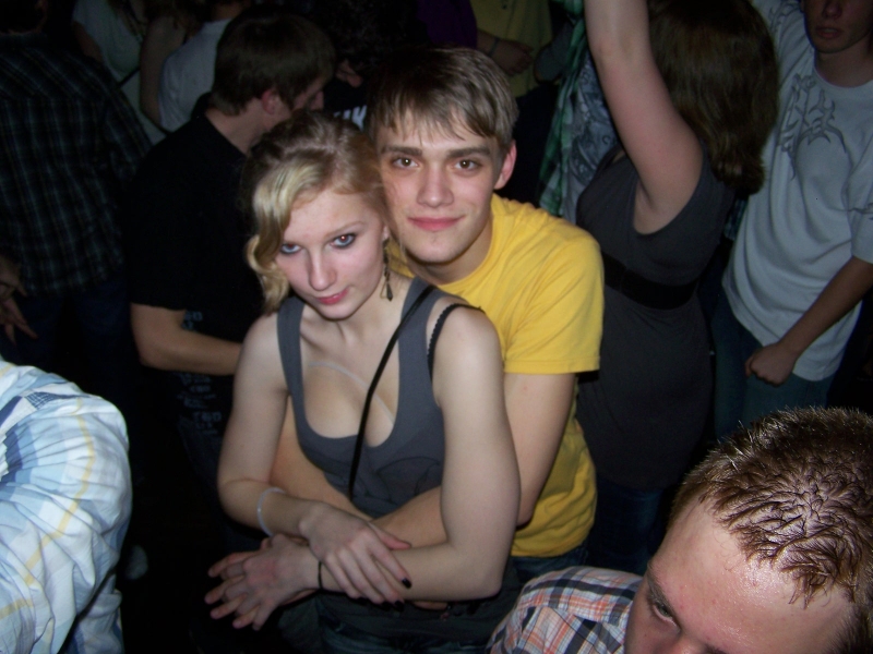 Vollbild 8 YEARS   TECHNO 4  EVER          B-DAY  RAVE