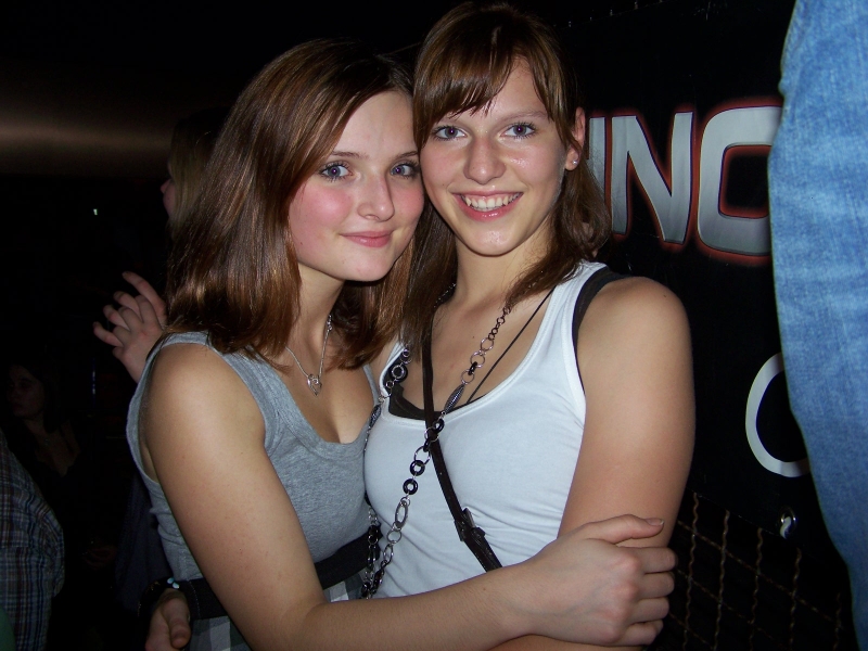 Vollbild 8 YEARS   TECHNO 4  EVER          B-DAY  RAVE