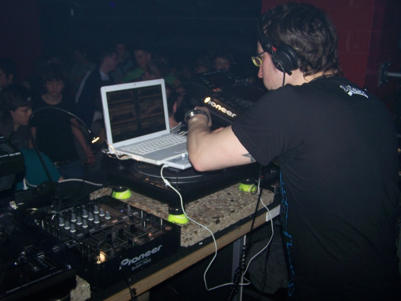 Vollbild Electrolize pres Manuel Turobin