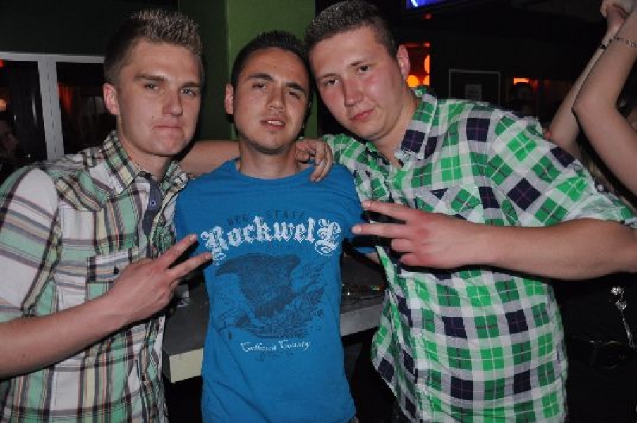 Vollbild TECHNO4EVER OSTEREIER RAVE