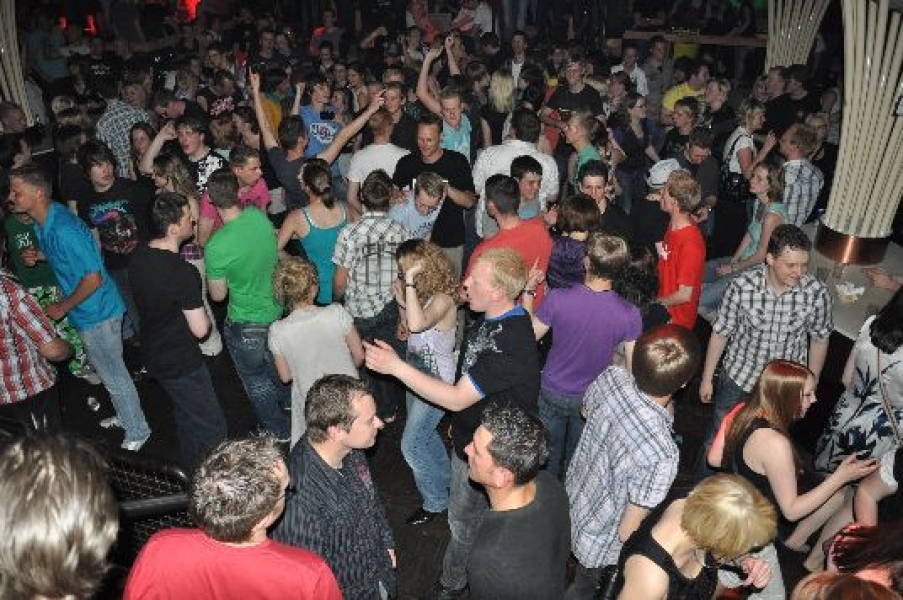 Vollbild TECHNO4EVER OSTEREIER RAVE