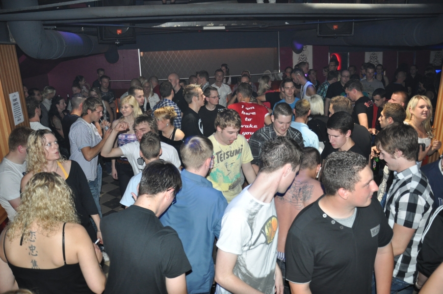 Vollbild TECHNO4EVER    Beach  Rave