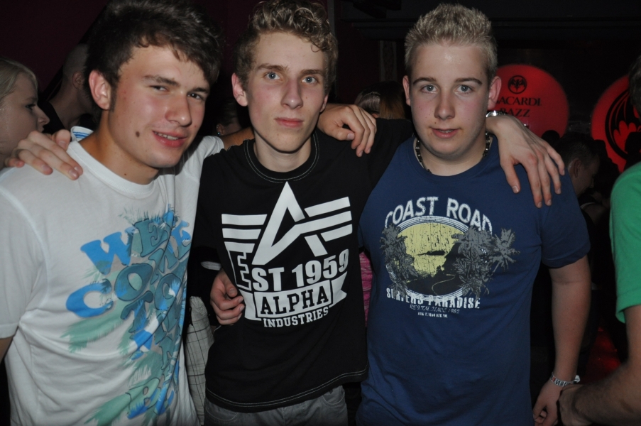 Vollbild TECHNO4EVER    Beach  Rave