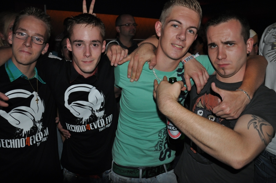 Vollbild TECHNO4EVER    Beach  Rave