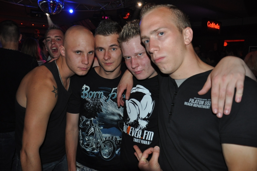 Vollbild TECHNO4EVER    Beach  Rave
