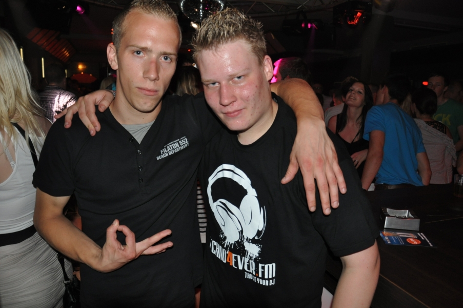 Vollbild TECHNO4EVER    Beach  Rave