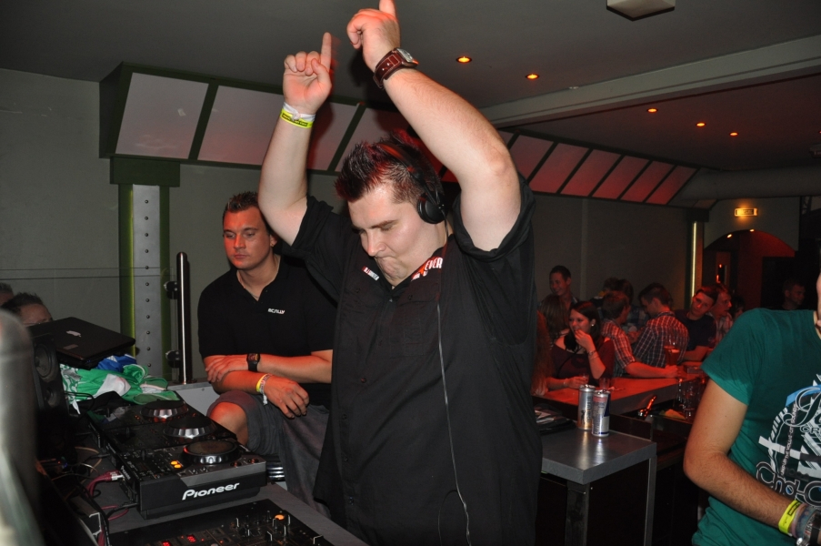Vollbild TECHNO4EVER    Beach  Rave
